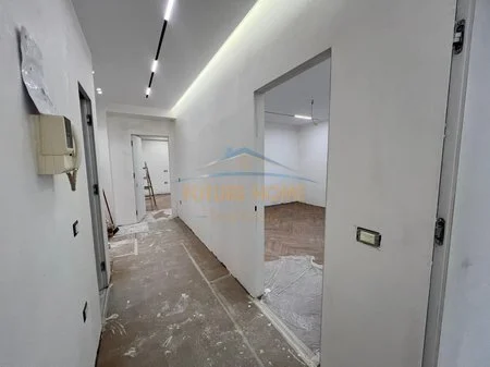 Tirane, shitet apartament 2+1+Ballkon Kati 6, 100 m² 320.000 € (Ish Ekspozita)