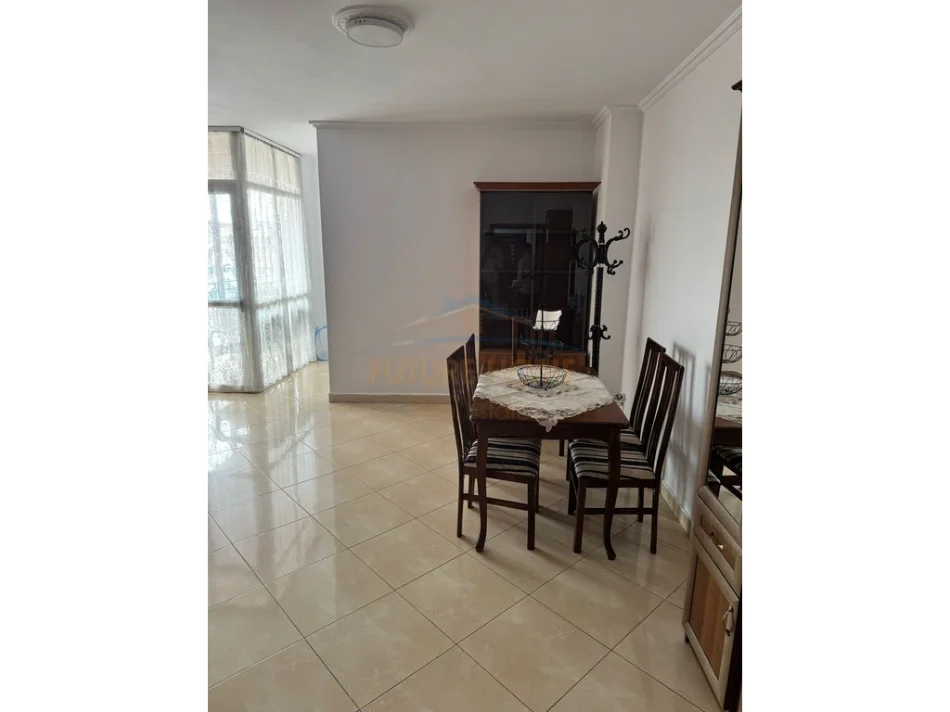 Tirane, jepet me qera apartament 2+1 Kati 9, 120 m² 650 € (Barrikadave, Tiranë,)