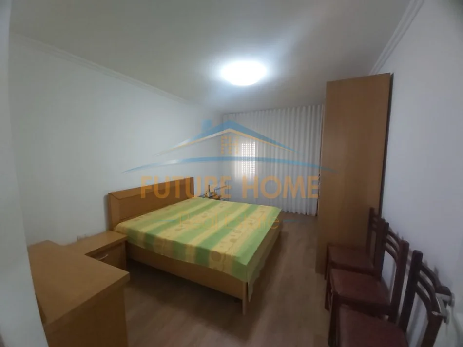 Tirane, jepet me qera apartament 2+1 Kati 3, 100 m² 800 € (Stadiumi Dinamo,)