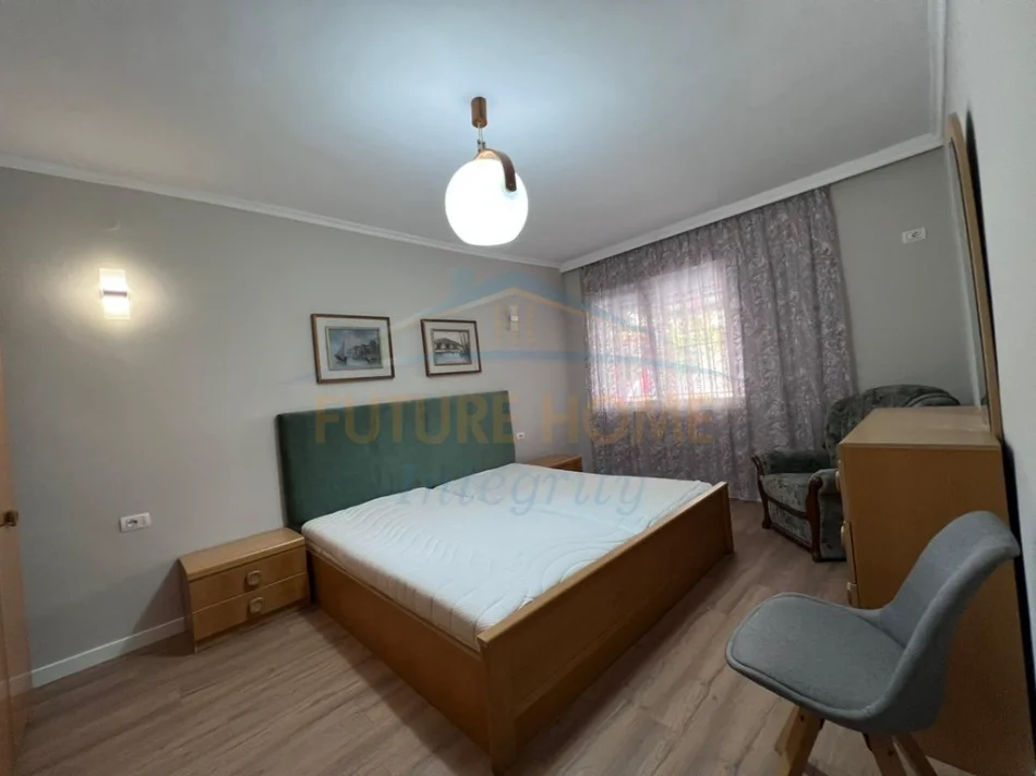 Tirane, jepet me qera apartament 2+1, Kati 1, 59 m² 900 € (Blloku)