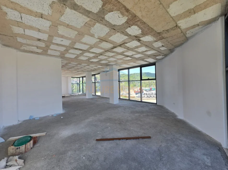 Tirane, shitet ambjent biznesi Kati 2, 500 m² 1.200.000 € (teg)