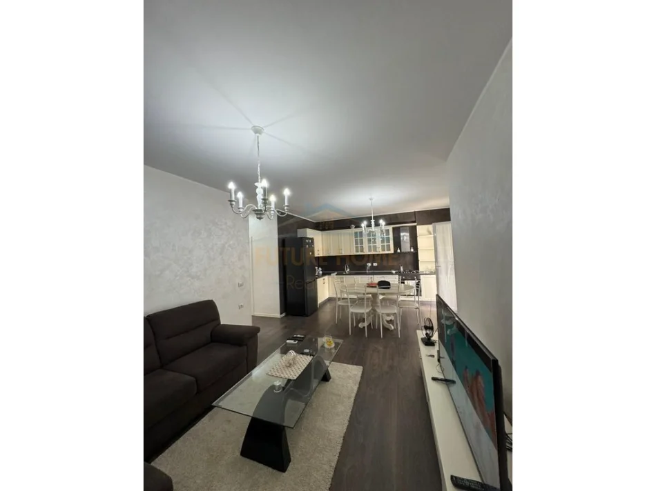 Tirane, jepet me qera apartament 2+1 Kati 3, 99 m² 500 € (fresku)