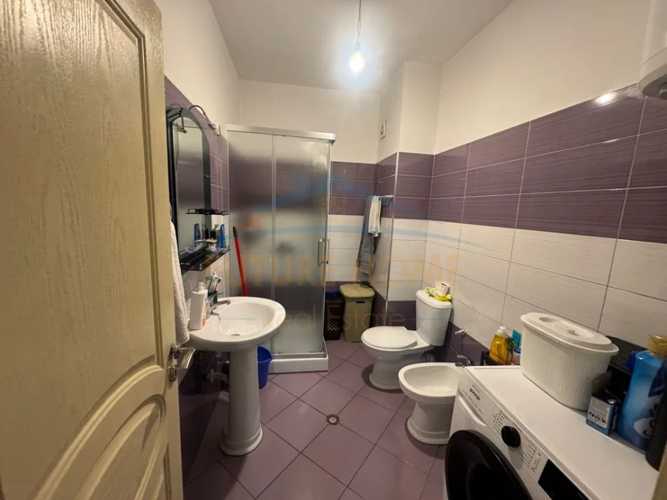 Tirane, shitet apartament 2+1 Kati 3, 95 m² 180.000 € (YZBERISHT)