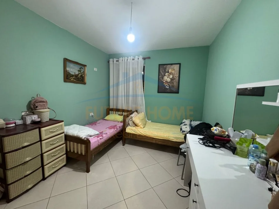 Tirane, shitet apartament 2+1 Kati 3, 95 m² 180.000 € (YZBERISHT)