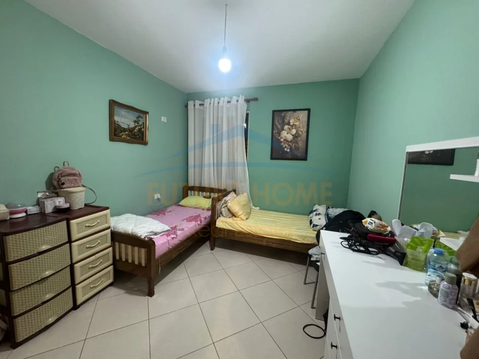 Tirane, shitet apartament 2+1 Kati 3, 95 m² 180.000 € (YZBERISHT)