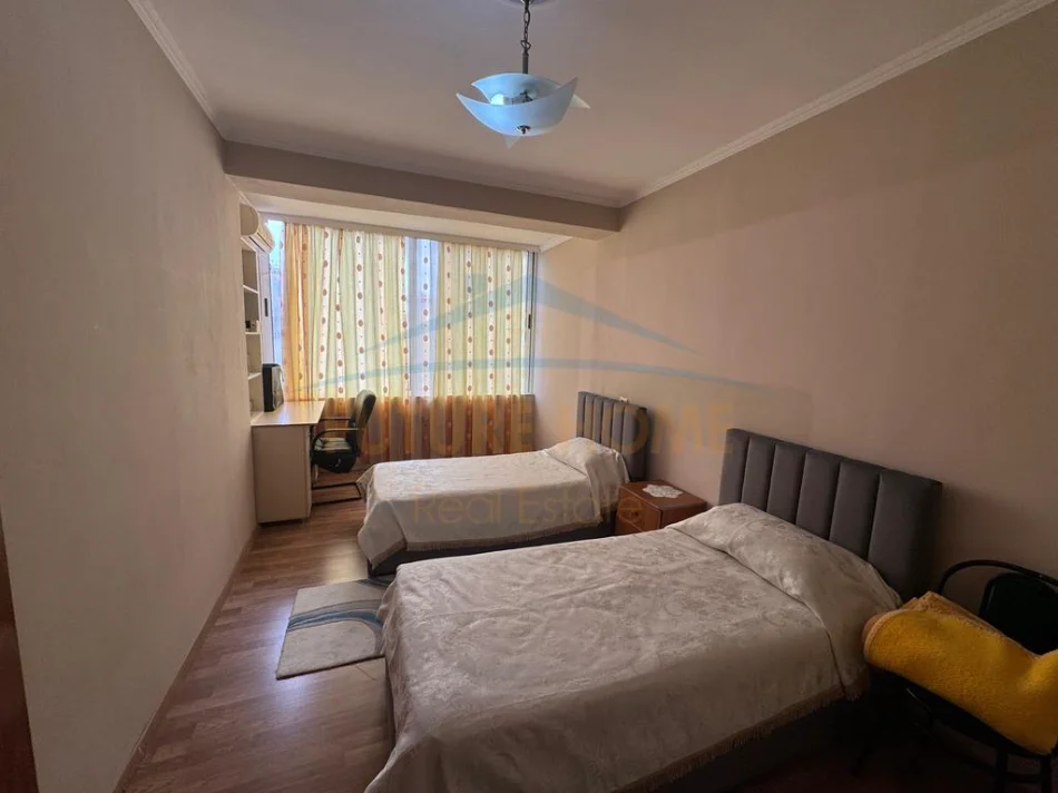 Tirane, shitet apartament 3+1+Ballkon Kati 6, 161 m² 234.000 € 