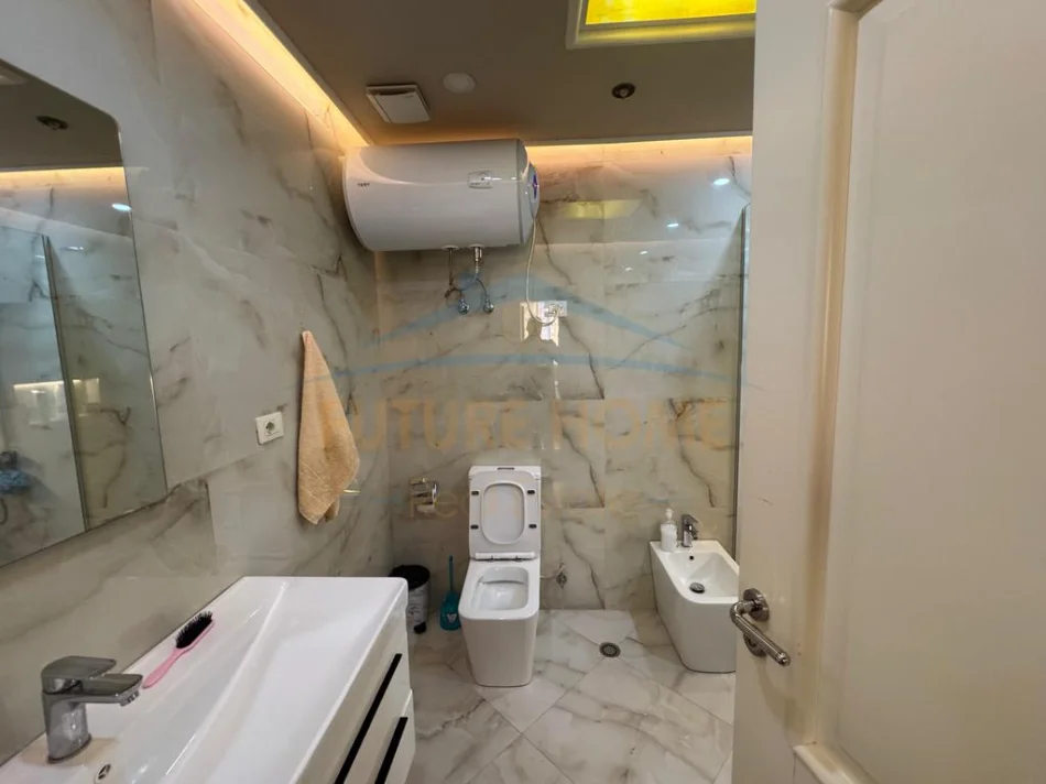 Tirane, shitet apartament 3+1+Ballkon Kati 6, 161 m² 234.000 € (unaza e re)