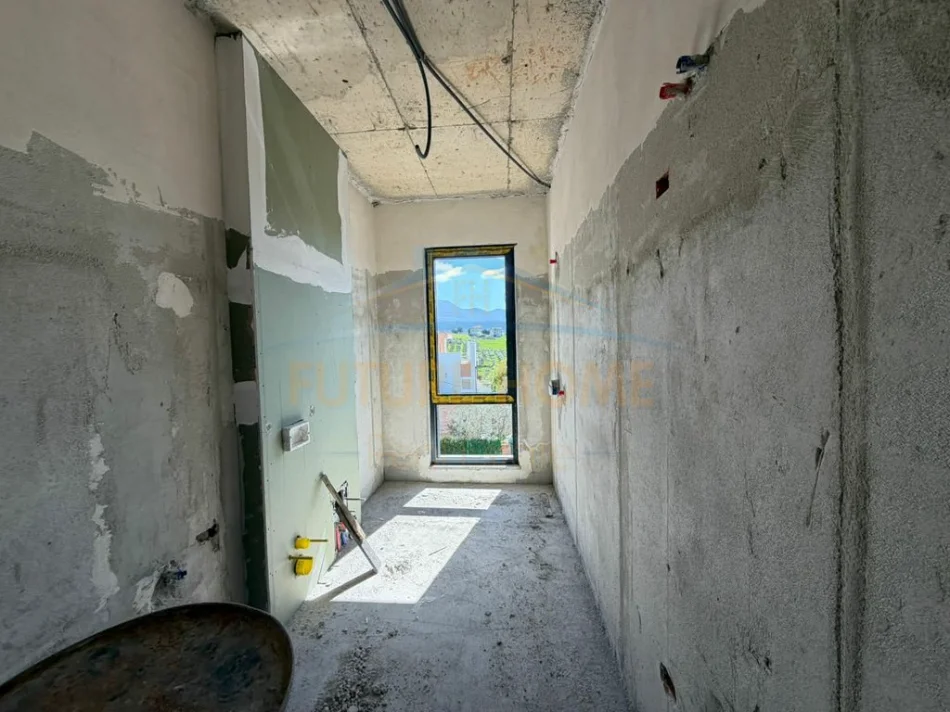 Tirane, shitet apartament 4+1+Ballkon Kati 3, 180 m² 445.000 € 