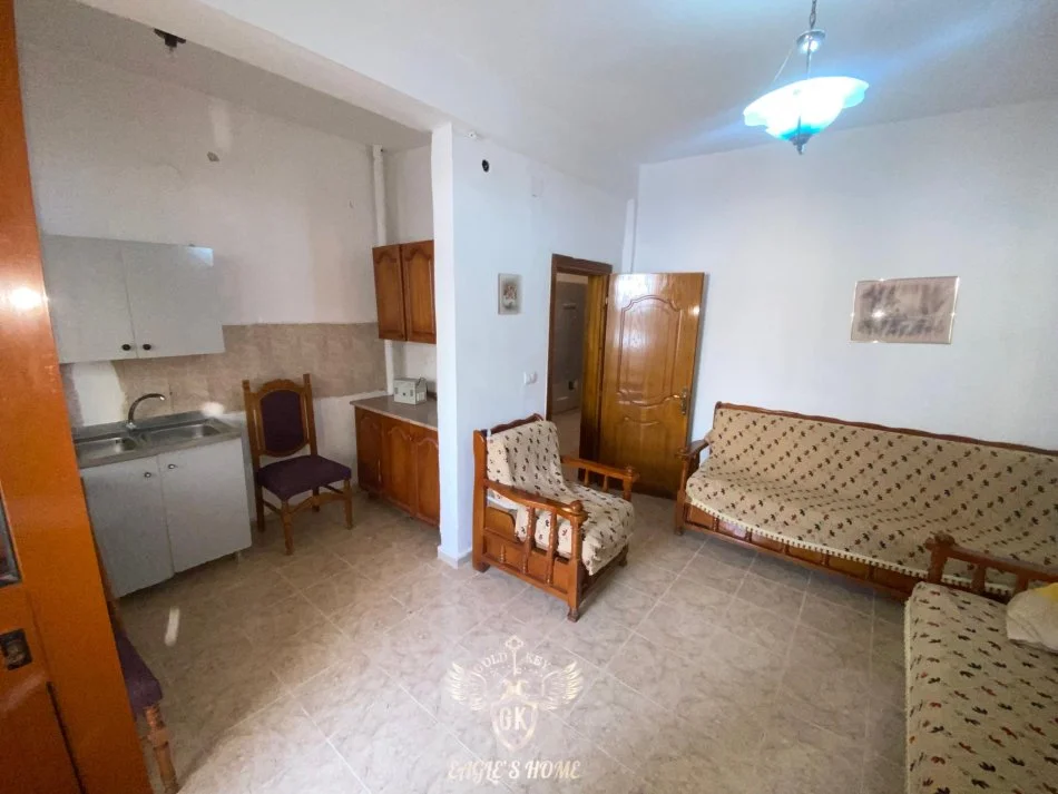 Durres, jepet me qera apartament 1+1 , 65 m² 250 € 