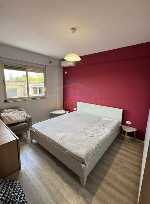 Tirane, jepet me qera apartament 3+1 Kati 4, 105 m² 700 € (Stacioni Trenit)