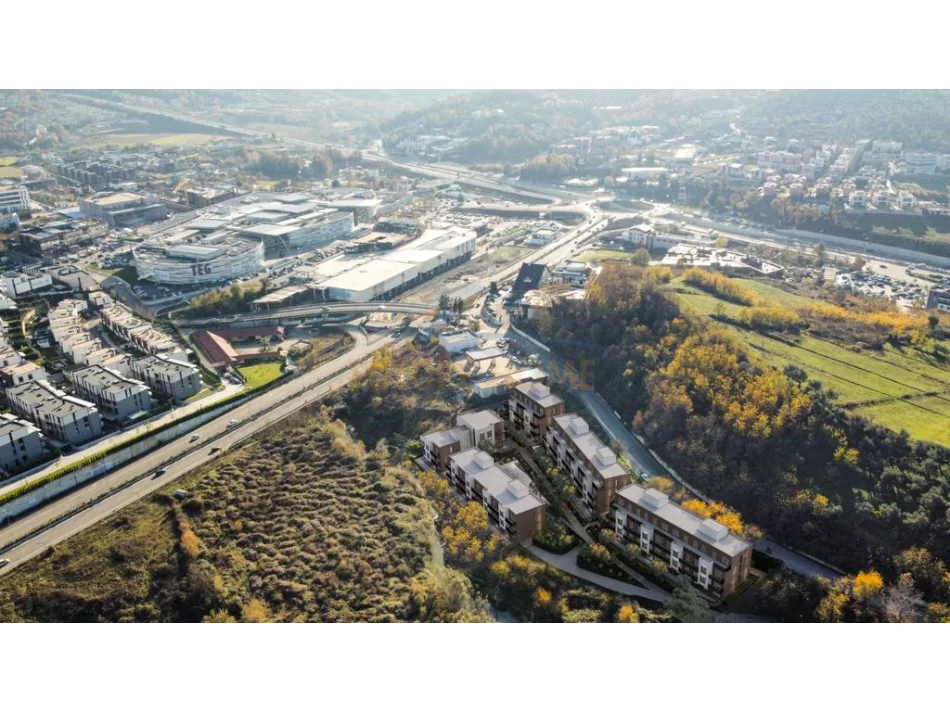 Tirane, shitet apartament 1+1+Aneks+Ballkon Kati 2, 76 m² 137.520 € (Farke)