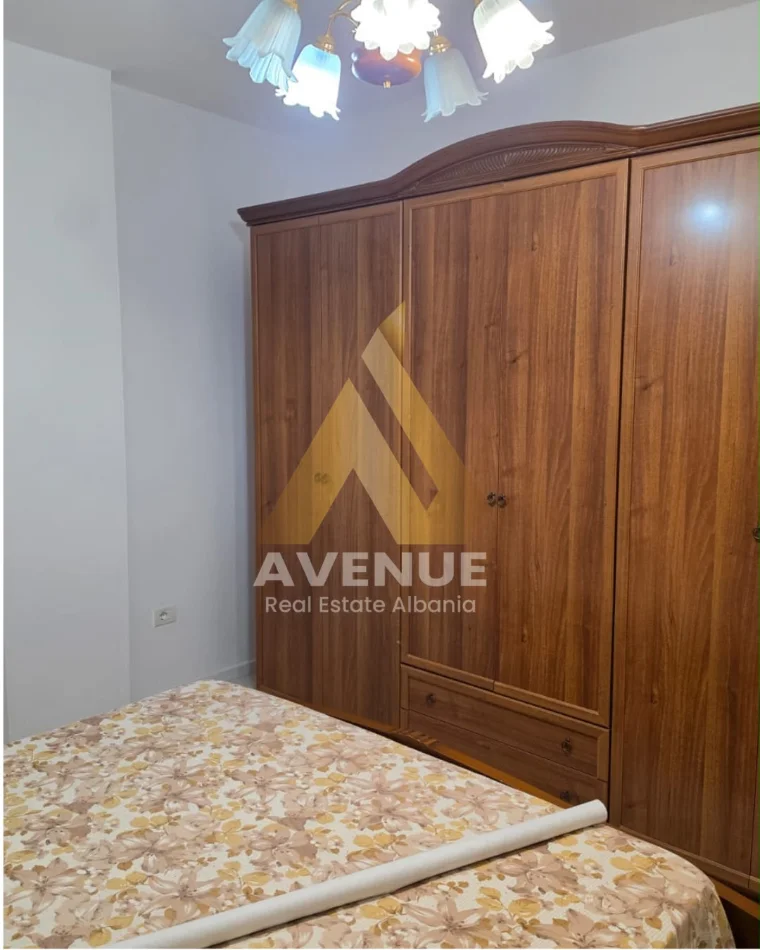 Tirane, jepet me qera apartament 2+1+Aneks+Ballkon Kati 4, 90 m² 700 € (Rruga Vace Zela)