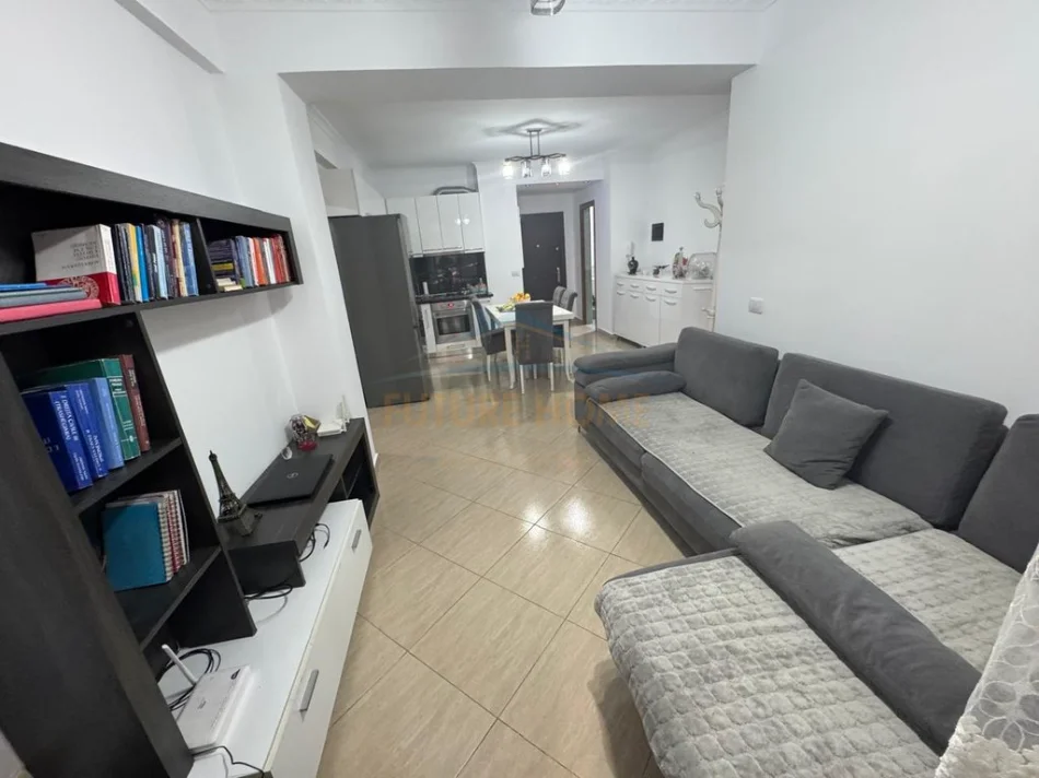Tirane, shitet apartament 3+1 Kati 3, 112 m² 185.000 € (Unaza e Re)
