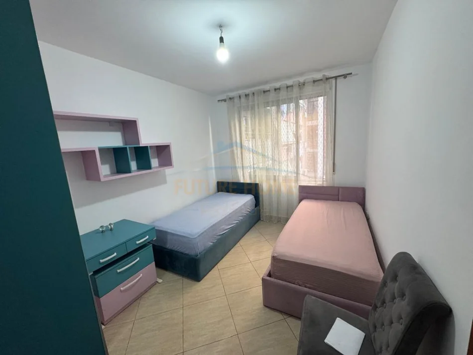 Tirane, shitet apartament 3+1+Ballkon Kati 3, 185.000 € 