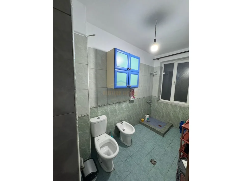 Tirane, shitet apartament 3+1+Ballkon Kati 3, 112 m² 185.000 € (unaza e re)
