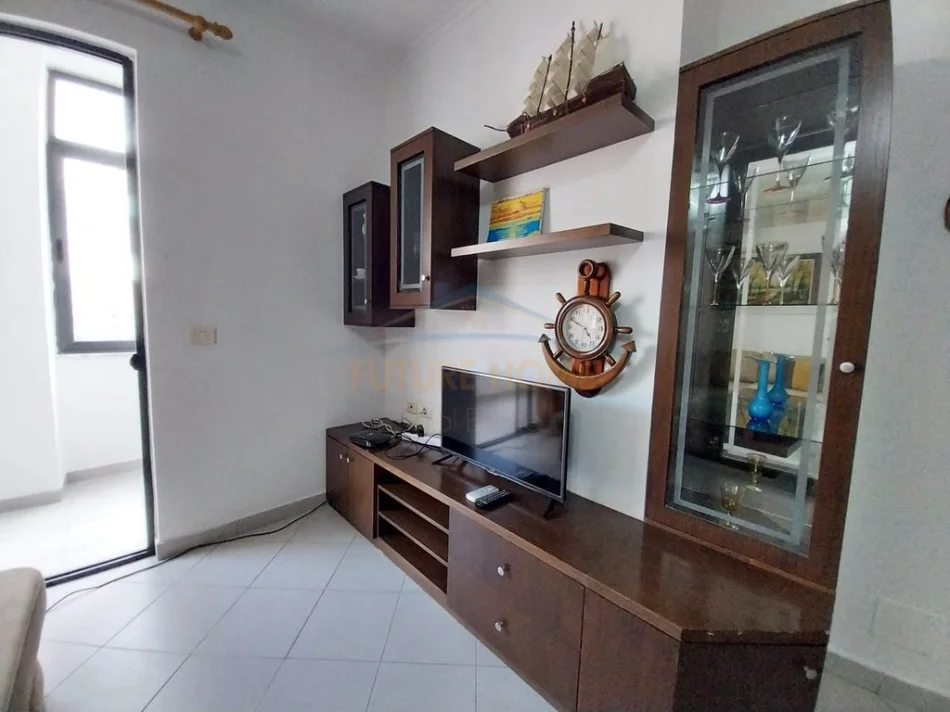 Tirane, jepet me qera apartament 2+1 Kati 6, 84 m² 450 € (Yzbersht)