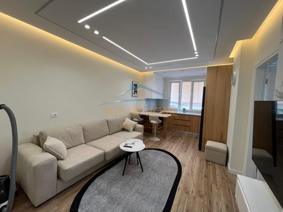 Tirane, jepet me qera apartament 1+1+Ballkon Kati 3, 82 m² 650 € (DRITAN HOXHA)