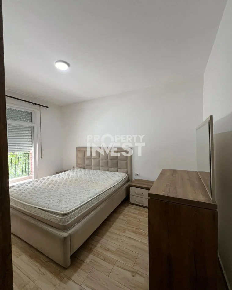 Tirane, shitet apartament 1+1 Kati 1, 86 m² 135.000 € (5 Maji)