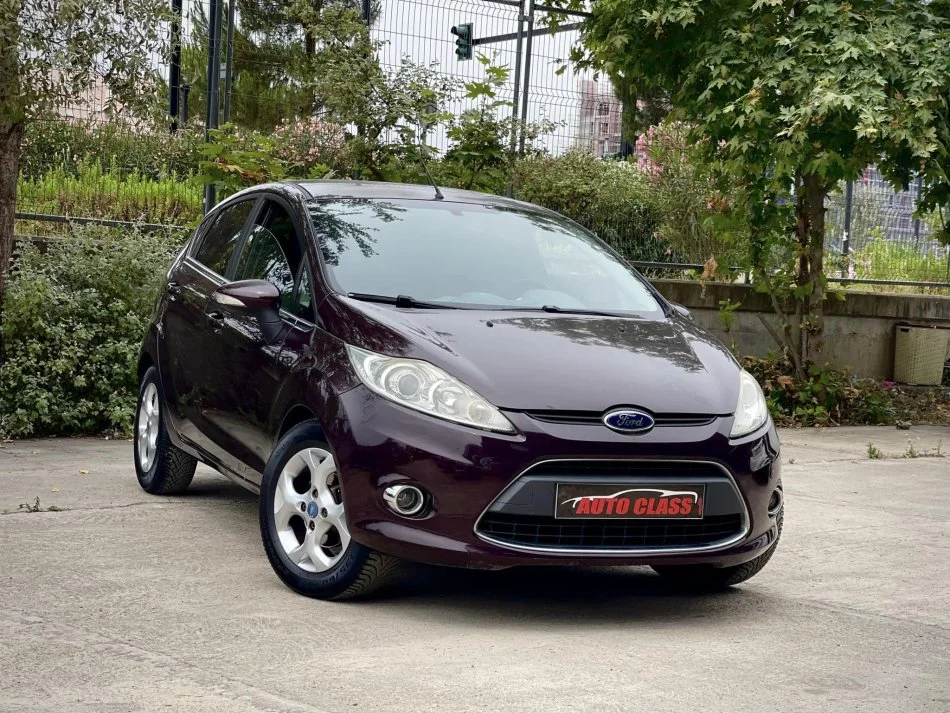 Tirane, shes makine FORD FIESTA Nafte, vishnje manuale Klima 142.000 km 1 €