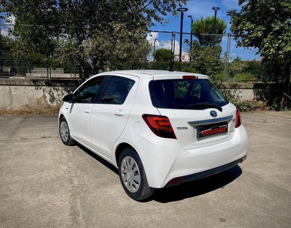 Tirane, shes makine elektrike TOYOTA YARIS HIBRID Hidrogjen, e bardhë automatik Klima 1 €