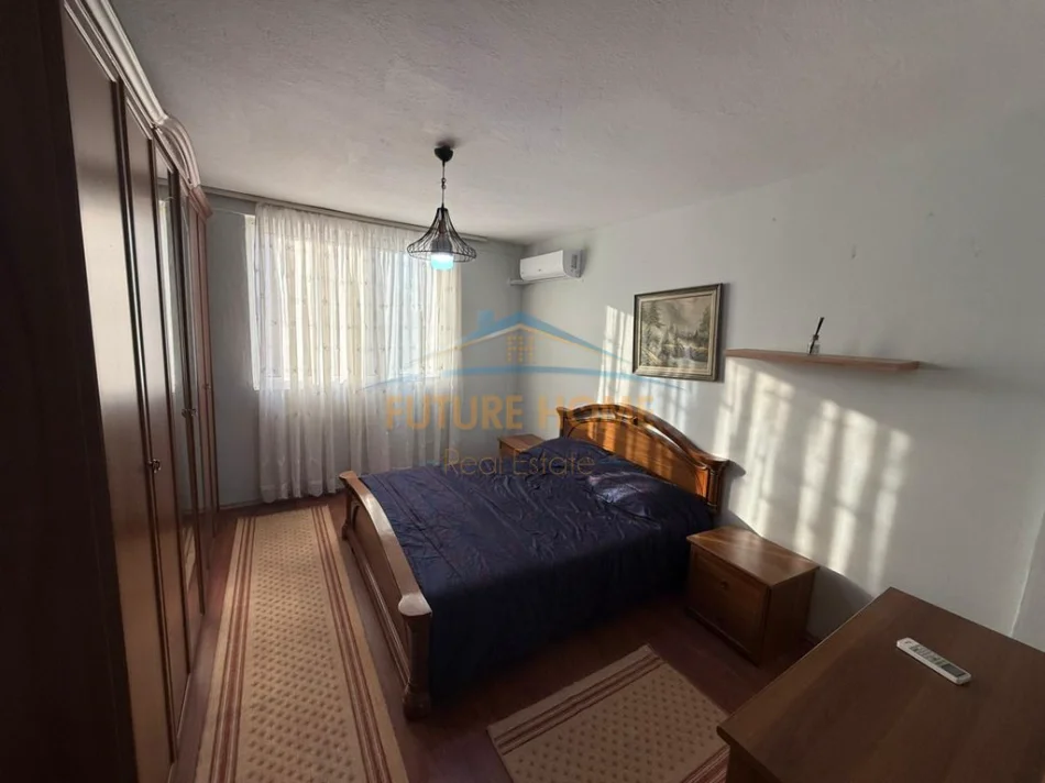 Tirane, jepet me qera apartament 2+1+Ballkon Kati 2, 69 m² 550 € (Tregu Elektrik)