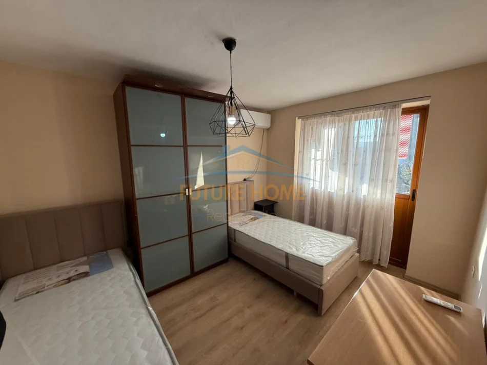 Tirane, jepet me qera apartament 2+1+Ballkon Kati 2, 69 m² 550 € (Tregu Elektrik)