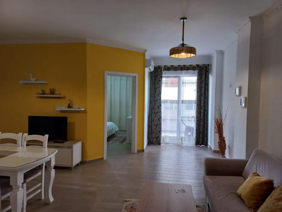 Durres, jap me qera apartament 1+1+Ballkon Kati 3, 65 m² 400 € (plazh)