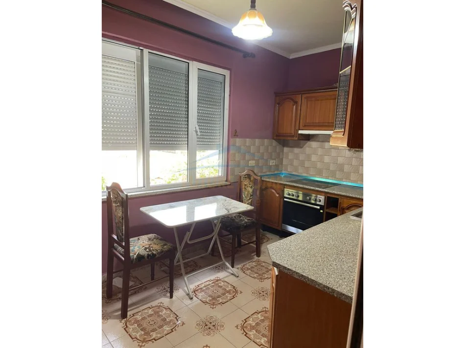 Tirane, shitet apartament 2+1+2+Ballkon Kati 3, 131 m² 265.000 € (Bulevardi Gjergj Fishta)