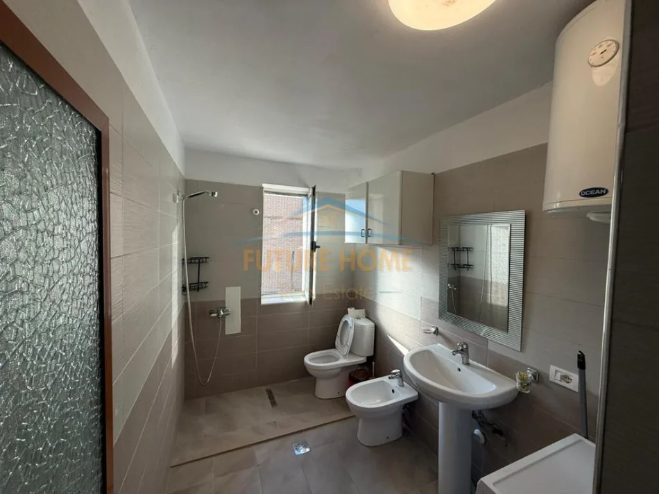 Tirane, jepet me qera apartament 2+1+Ballkon Kati 2, 69 m² 550 € (Tregu Elektrik)