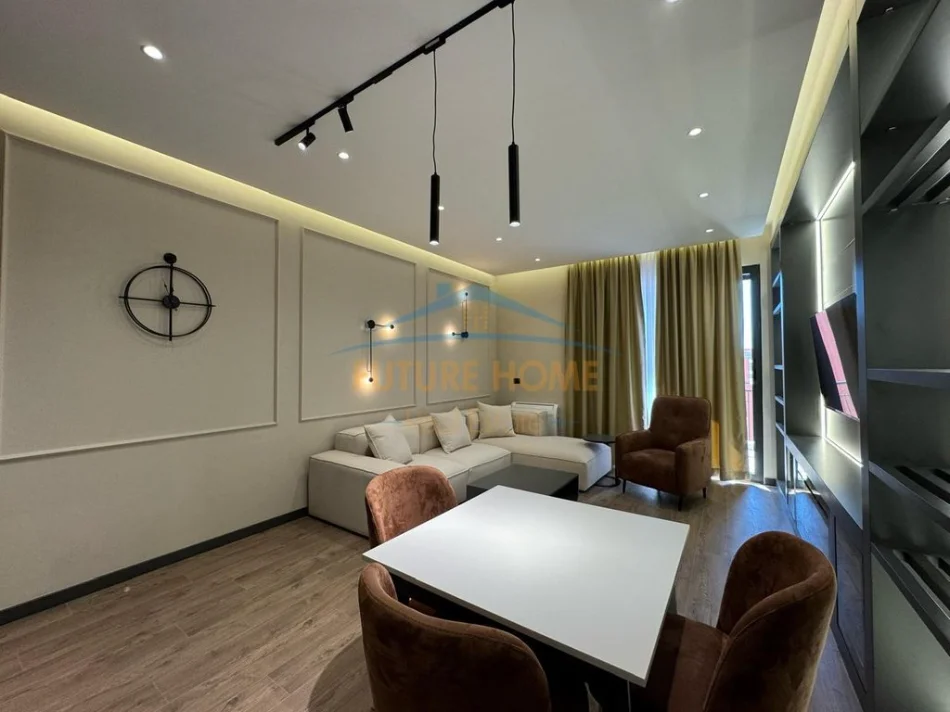 Tirane, jepet me qera apartament 1+1+Ballkon Kati 7, 77 m² 1.000 € (Delijorgji)