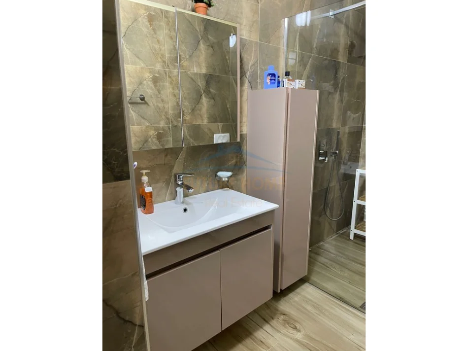 Shqiperi, jepet me qera apartament 3+1+Ballkon Kati 3, 132 m² 749 € (Bulevardi Gjergj Fishta)