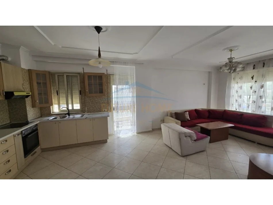 Tirane, jepet me qera apartament 3+1+Ballkon Kati 6, 150 m² 550 € (misto mame)