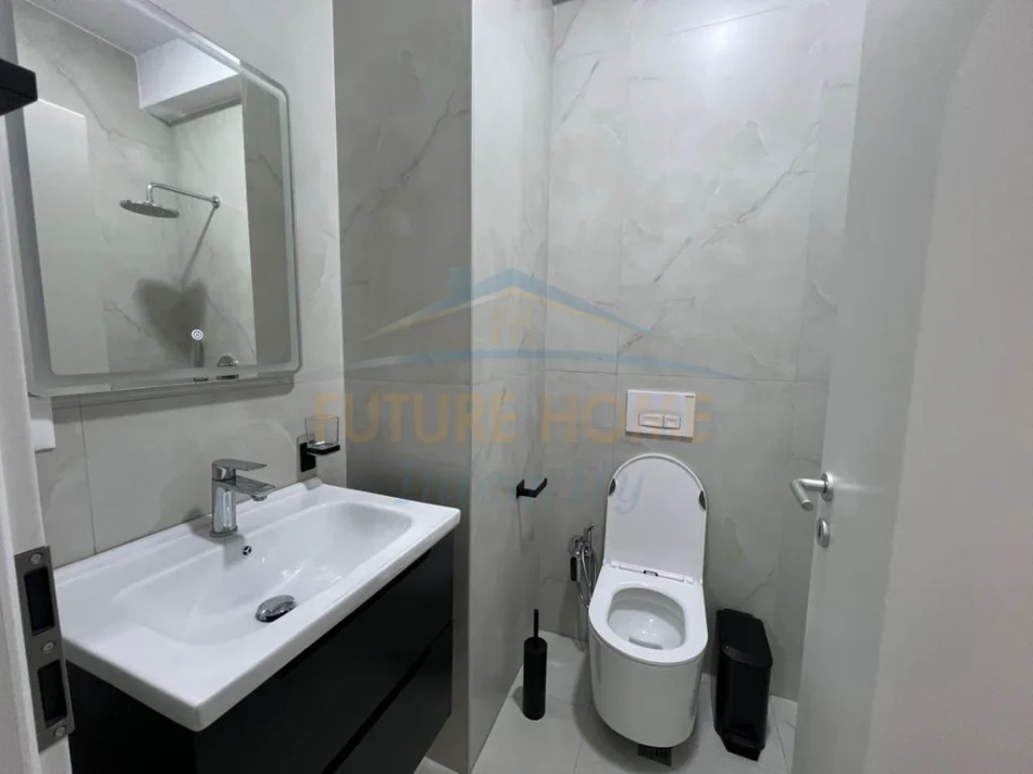 Tirane, jepet me qera apartament 1+1+Ballkon Kati 6, 50 m² 470 € (Ali Demi)