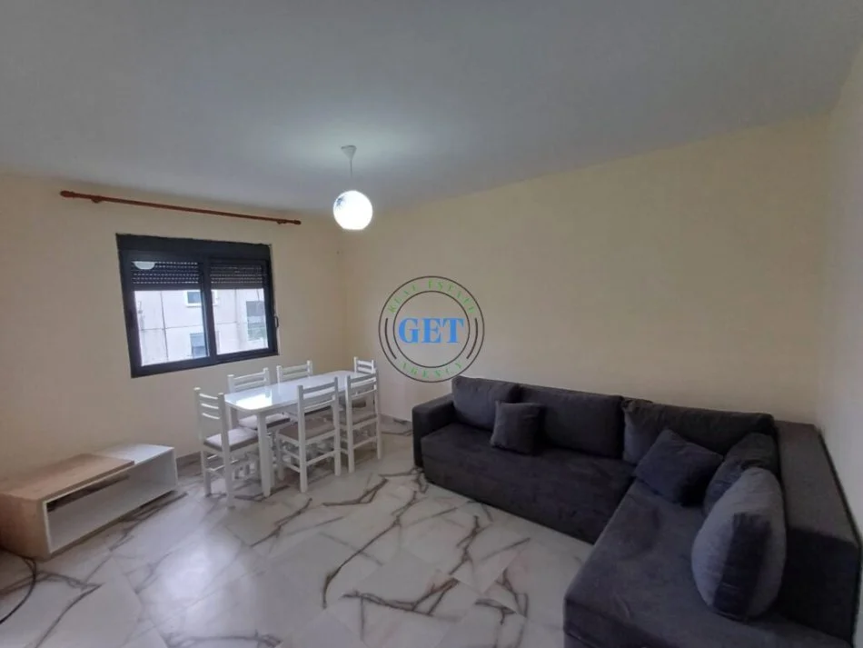 Durres, jepet me qera apartament 1+1+Ballkon Kati 5, 59 m² 220 € (Stadiumi, Durres)