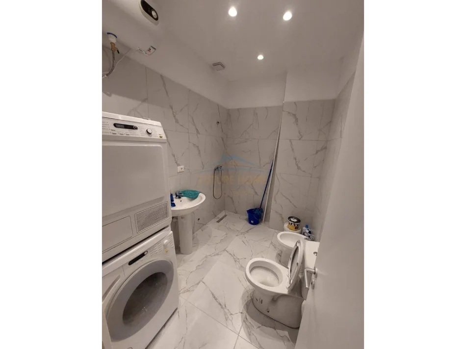 Tirane, shitet apartament 1+1+Aneks+Ballkon Kati 0, 57 m² 140.000 € (Selite)