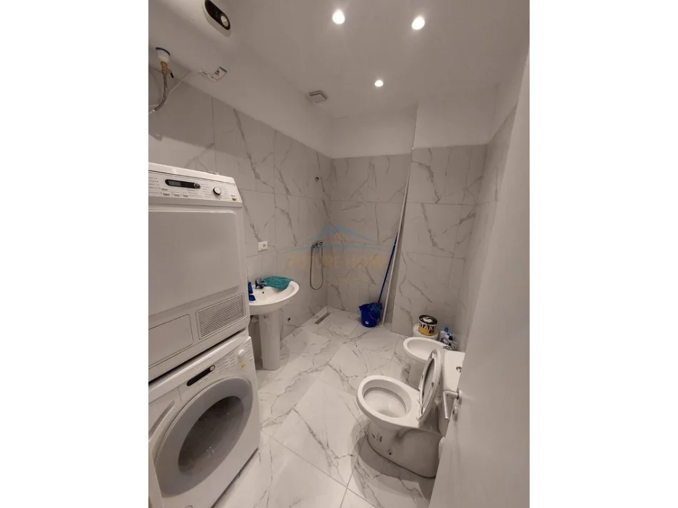 Tirane, jepet me qera apartament 1+1 Kati 0, 57 m² 500 € (Selite)