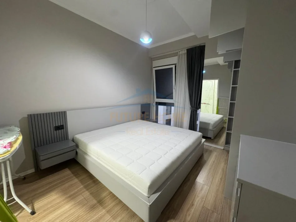 Tirane, jepet me qera apartament 1+1+Ballkon Kati 5, 105 m² 800 € (Kompleksi Marga 1)