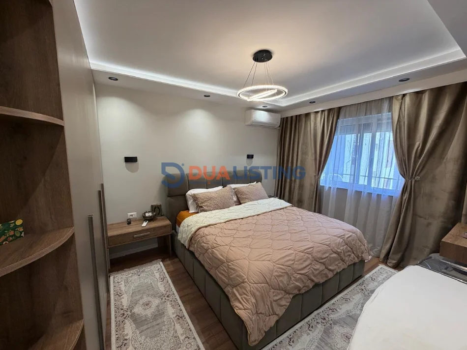 Tirane, shes apartament 1+1+Aneks+Ballkon Kati 5, 54 m² 135.000 € (21 Dhjetori,( Pallat Ekzistues))