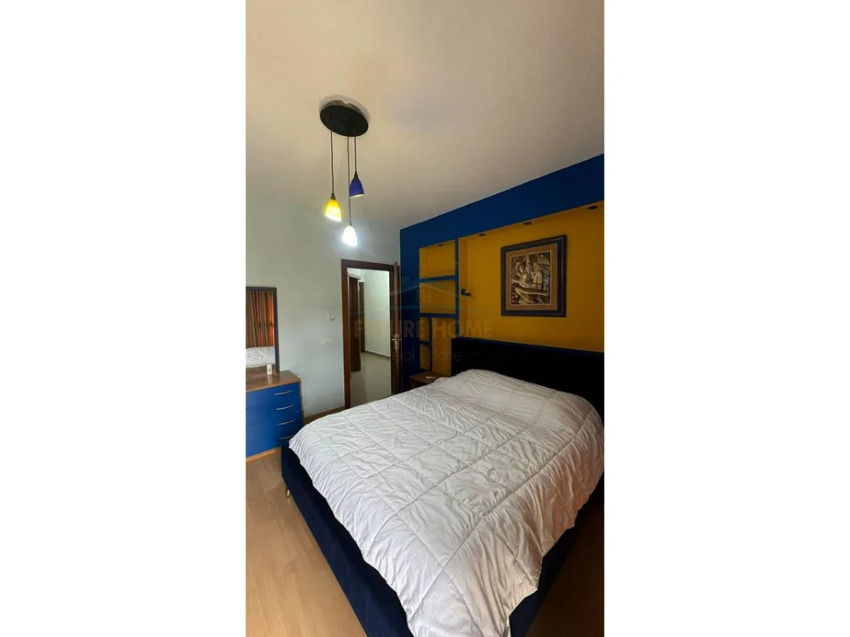 Tirane, jepet me qera apartament 2+1 Kati 7, 118 m² 1.200 € (BLLOKU)