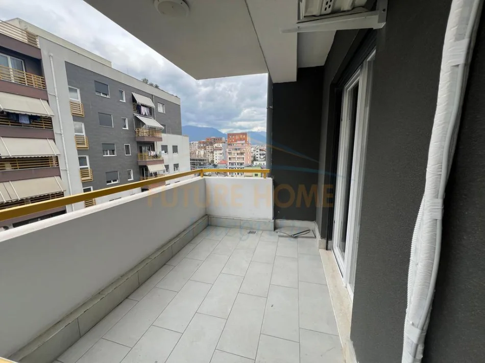 Tirane, jepet me qera apartament 1+1+Post Parkimi, Kati 6, 82 m² 630 € (Kompleksi E88, Dritan Hoxha)