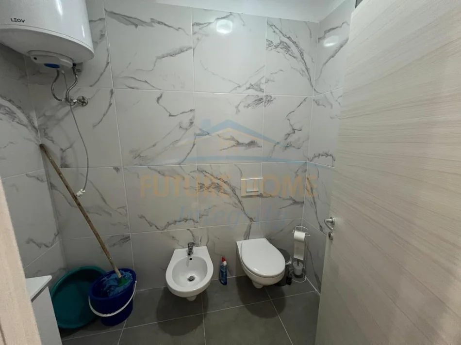 Tirane, jepet me qera apartament 1+1+Post Parkimi, Kati 6, 82 m² 630 € (Kompleksi E88, Dritan Hoxha)