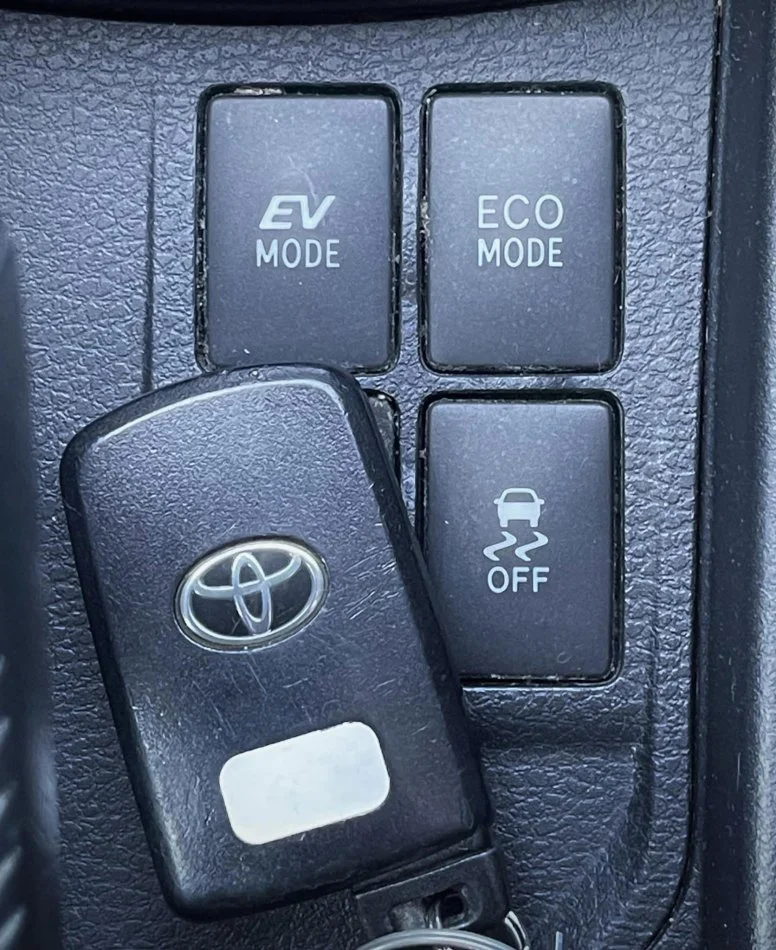 Tirane, shes makine elektrike TOYOTA YARIS HIBRID Hidrogjen, e bardhë automatik Klima 1 €