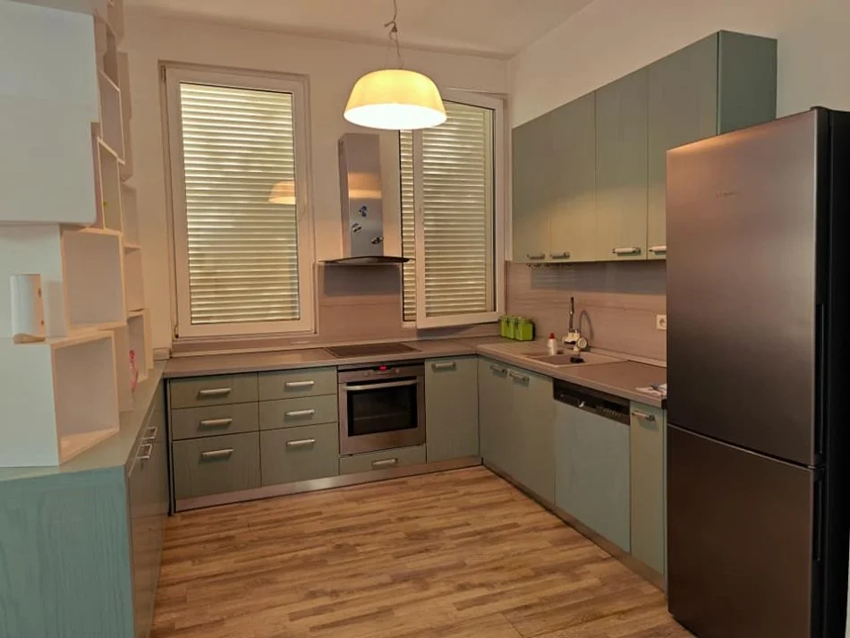 Tirane, Apartament 3+1 me qira Kati 2, 130 m² 700 € (Kodra e Diellit)