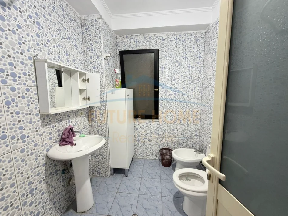 SHITET APARTAMENT 2+1 UNAZE E RE