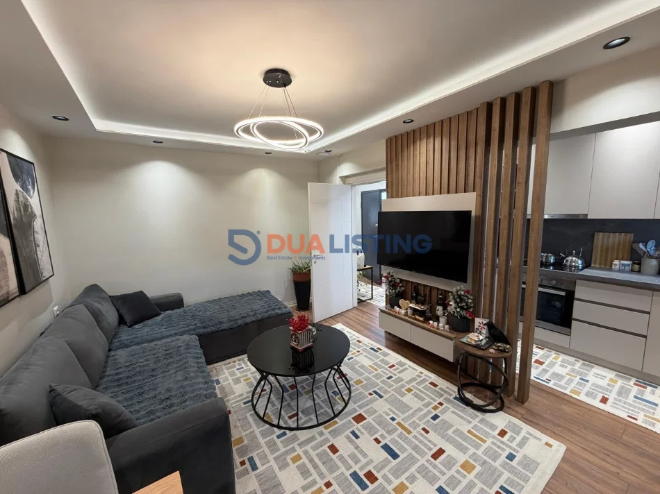 Tirane, shes apartament 1+1+Aneks+Ballkon Kati 5, 54 m² 135.000 € (21 Dhjetori,( Pallat Ekzistues))