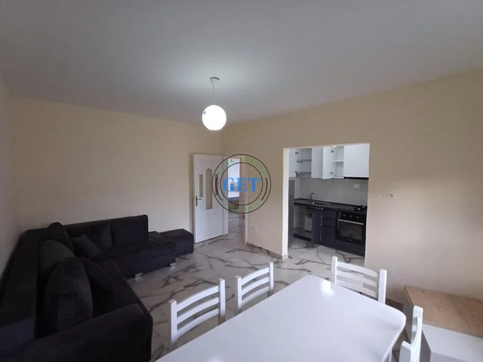 Durres, jepet me qera apartament 1+1+Ballkon Kati 5, 59 m² 220 € (Stadiumi, Durres)