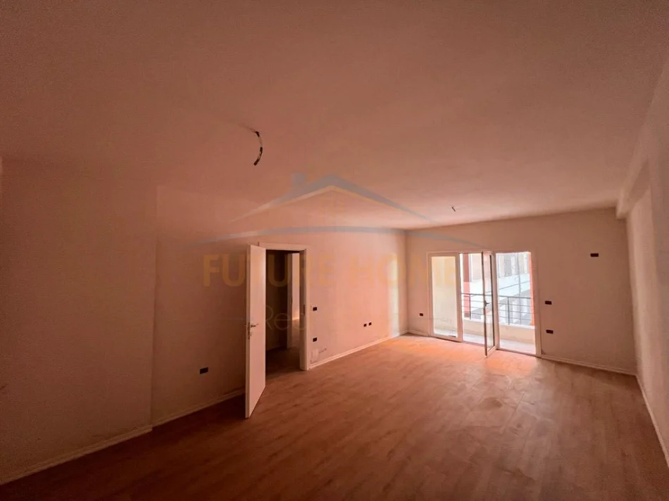 Tirane, shitet apartament 1+1 Kati 2, 70 m² 105.000 € (Yzberisht)