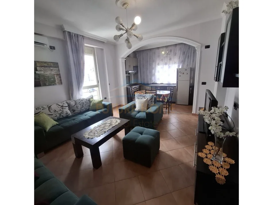 Tirane, jepet me qera apartament 2+1 Kati 7, 87 m² 420 € (Vila L, Unaza e Re)