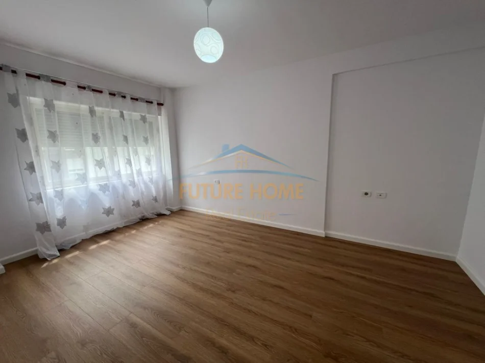 Tirane, shitet 1+1+Ballkon Kati 6, 165.000 € 
