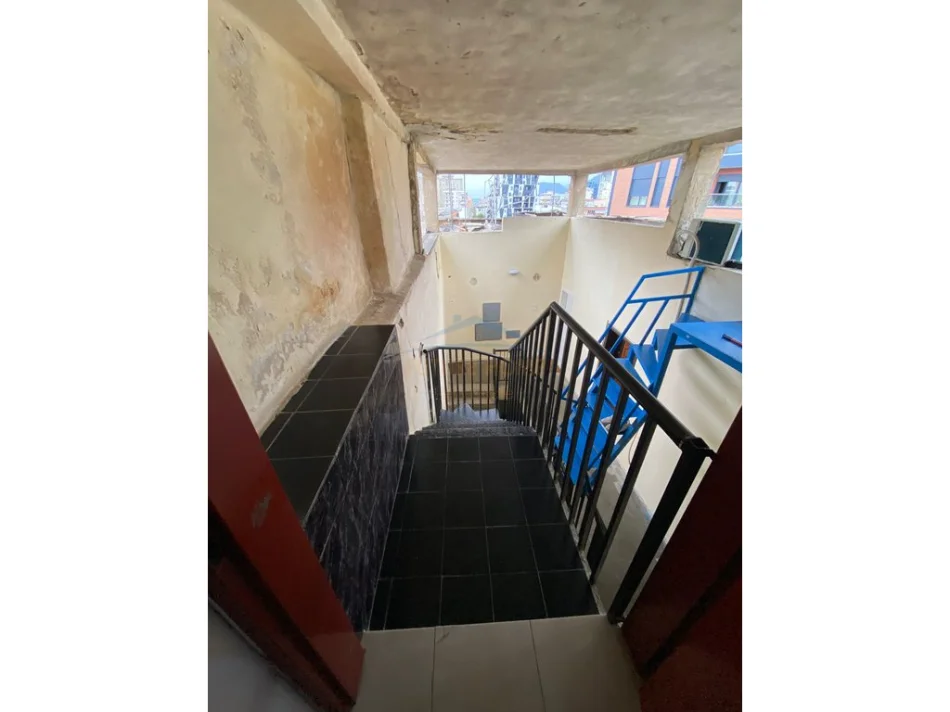 Tirane, shitet apartament 2+1 Kati 6, 61 m² 125.000 € (Rruga e Barrikadave)